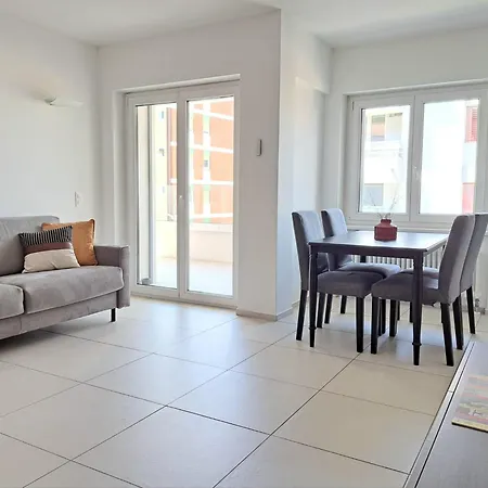Urban By Quokka 360 - With Parking In Apartamento